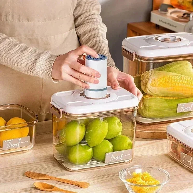 Transparent vacuum food storage container with hand pump